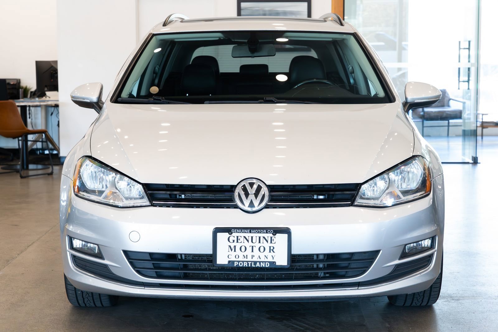 Used 2016 Volkswagen Golf SE FWD image 2