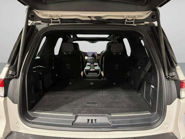Used 2022 Lincoln Navigator Reserve image 38