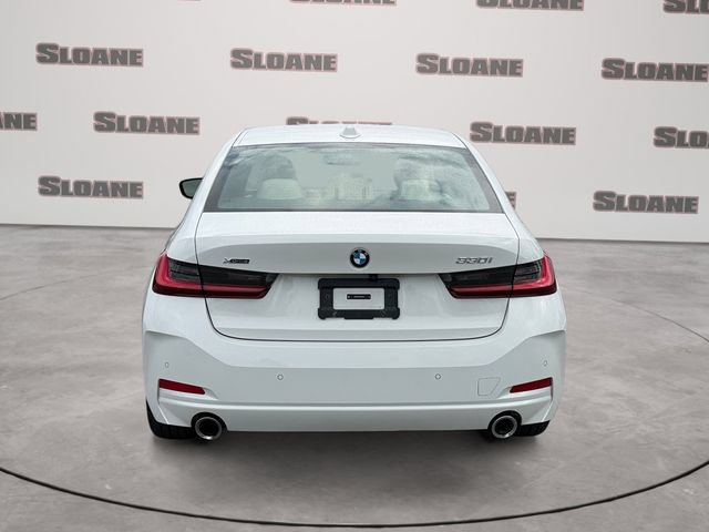 Certified 2023 BMW 330i xDrive Sedan w/ Premium Package AWD/4WD image 4
