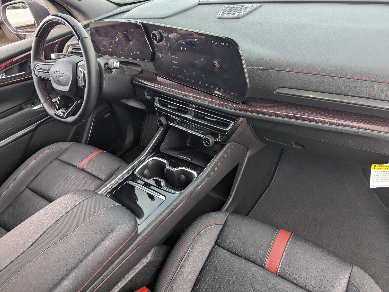 Used 2025 Chevrolet Traverse RS image 13