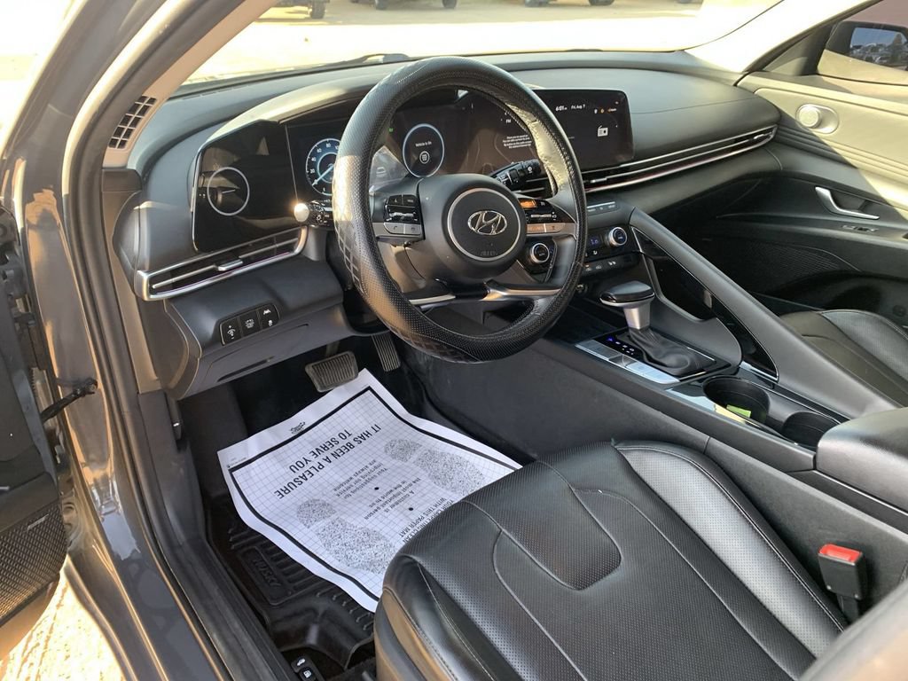 Used 2023 Hyundai Elantra Limited FWD image 7