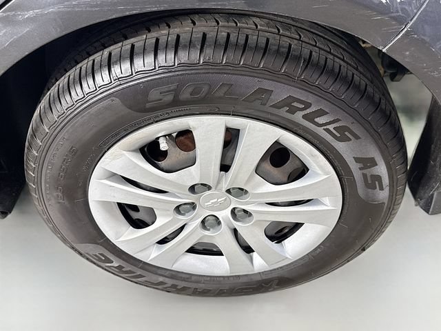 Used 2019 Chevrolet Sonic LT FWD image 31