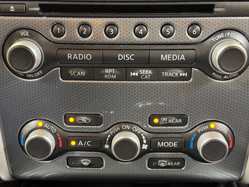 Used 2018 Nissan Pathfinder SL FWD image 39