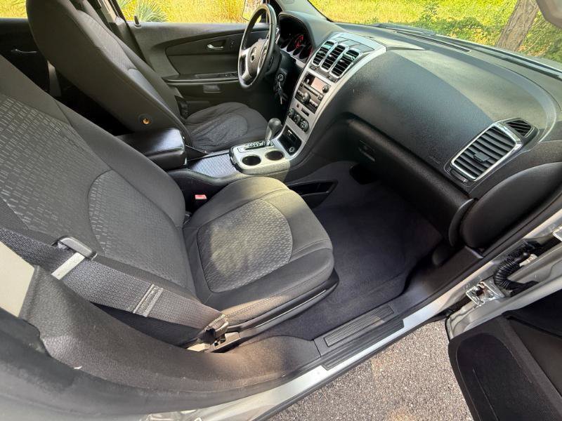 Used 2011 GMC Acadia SL w/ Preferred Package FWD image 9