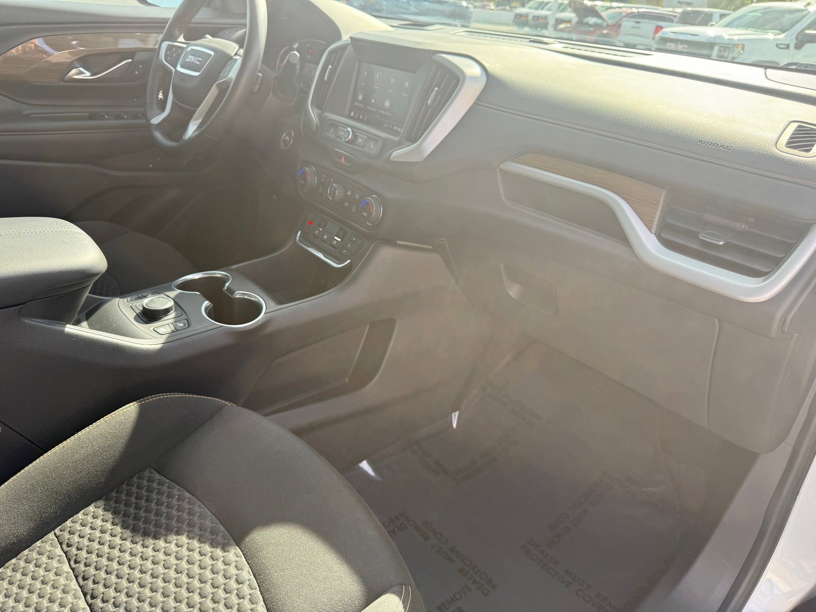 Used 2020 GMC Terrain SLE w/ Driver Convenience Package image 25