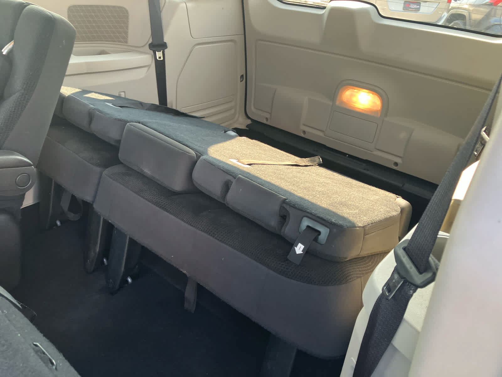 Used 2019 Dodge Grand Caravan SE FWD image 28
