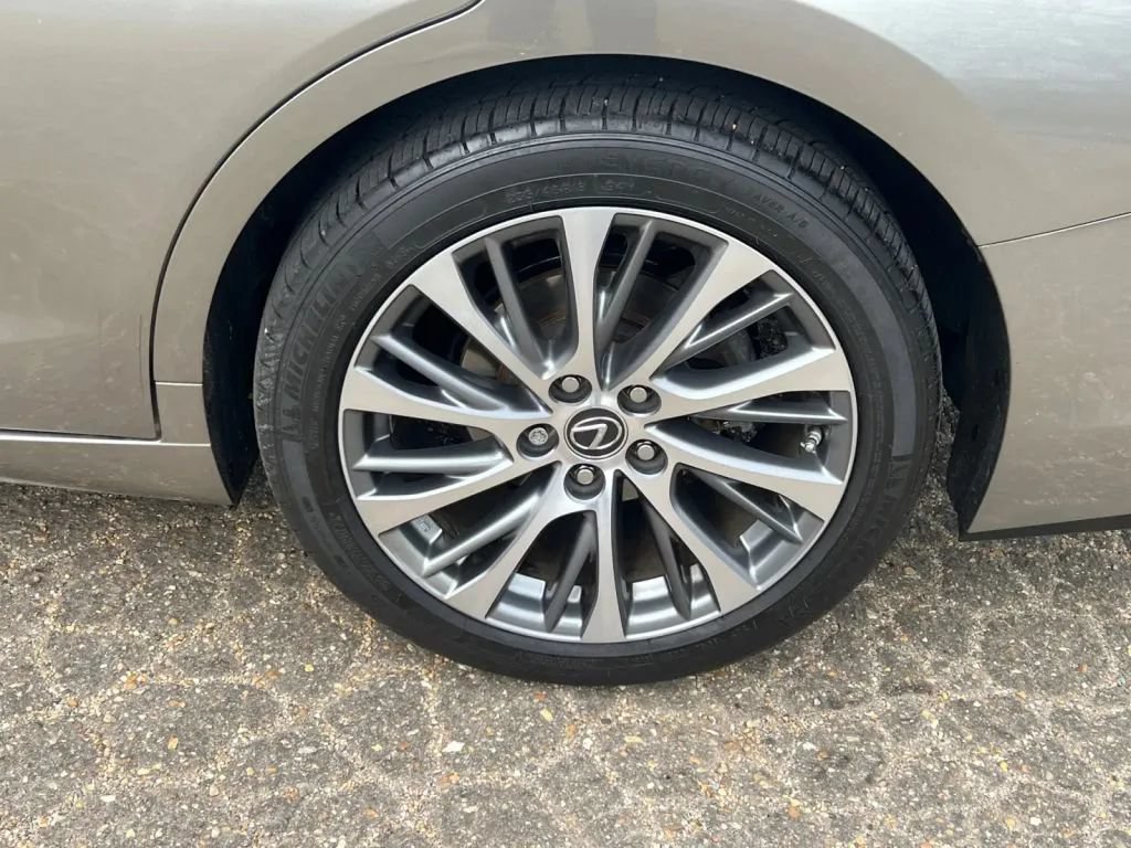 Used 2019 Lexus ES 350 w/ Premium Package FWD image 38