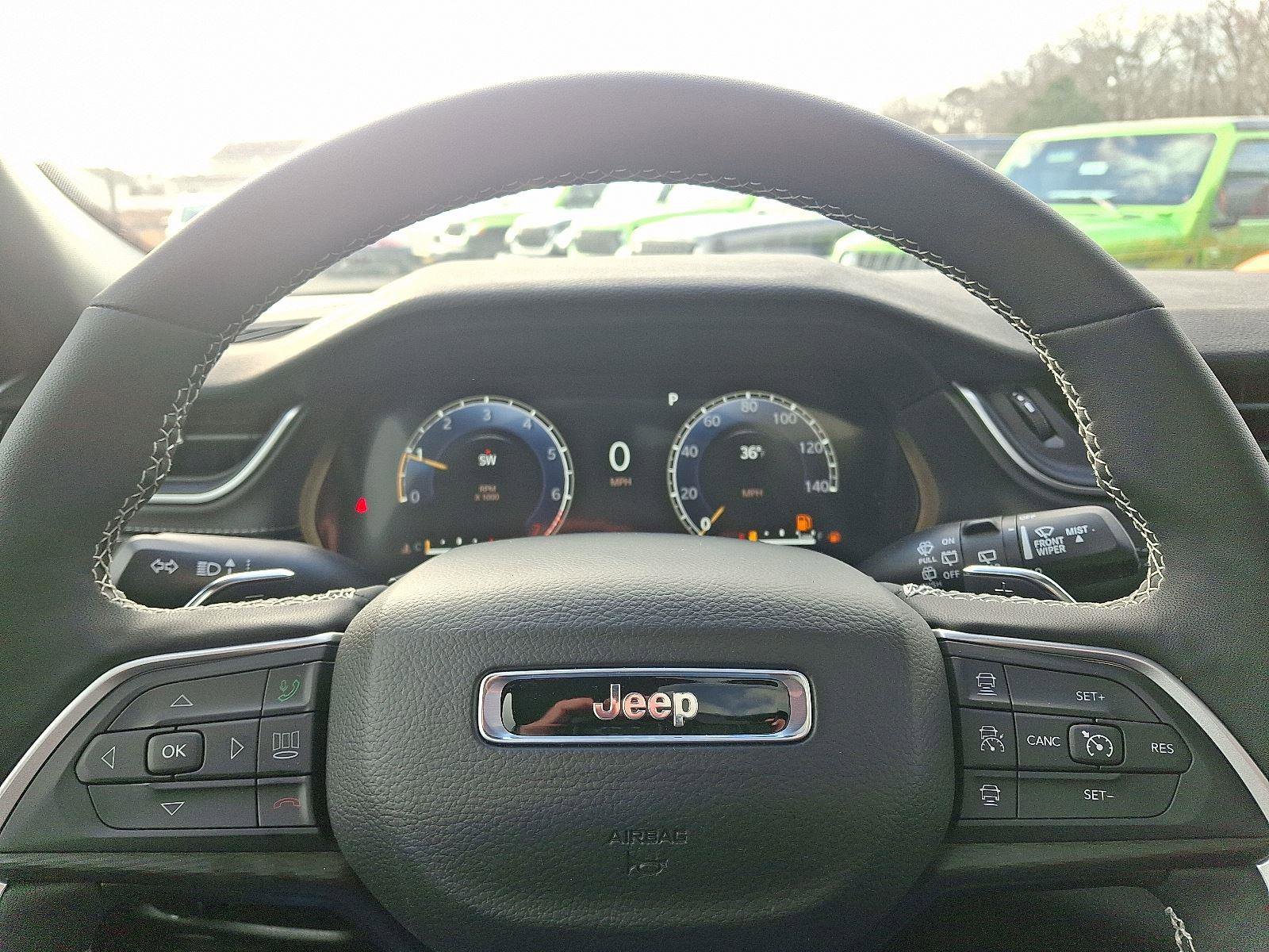 New 2025 Jeep Grand Cherokee L Altitude image 15