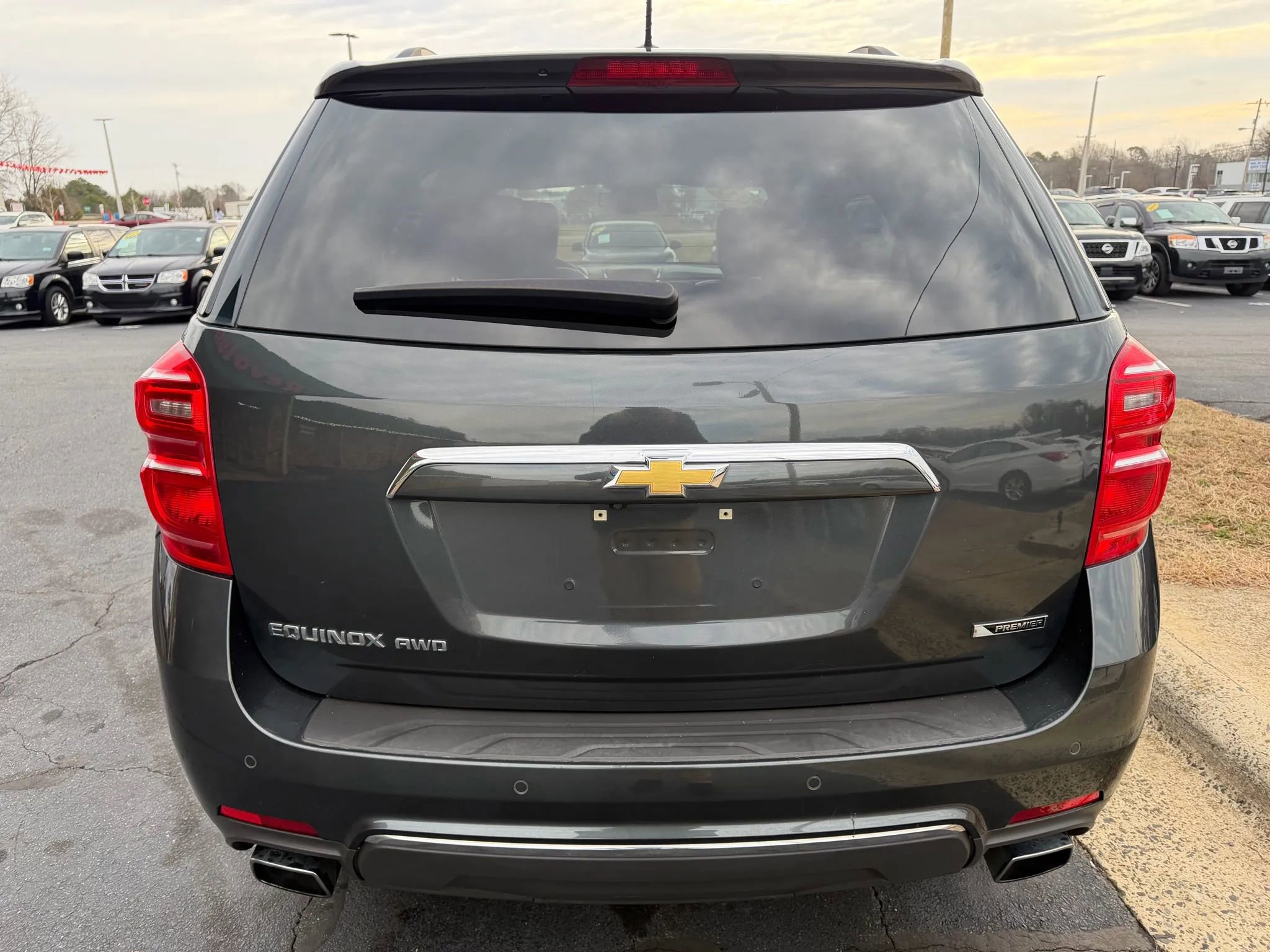 Used 2017 Chevrolet Equinox Premier w/ Enhanced Convenience Package image 6