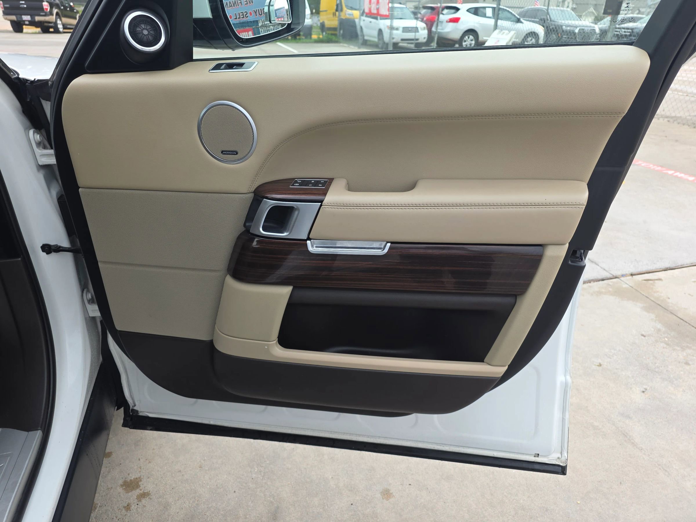 Used 2017 Land Rover Range Rover HSE AWD/4WD image 30