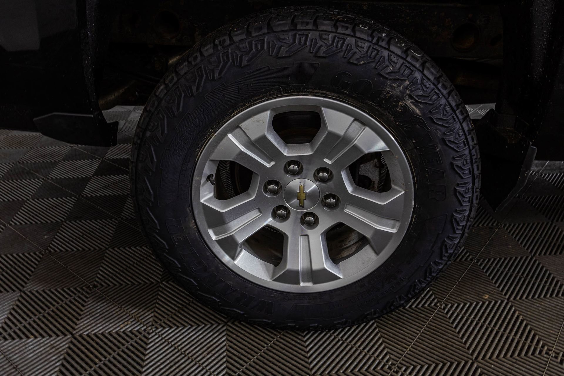 Used 2018 Chevrolet Silverado 1500 LT w/ LT Convenience Package AWD/4WD image 42