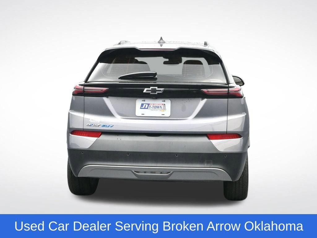 Used 2022 Chevrolet Bolt EUV LT w/ Convenience Package image 9