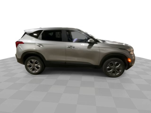 Used 2024 Kia Seltos LX AWD/4WD image 3