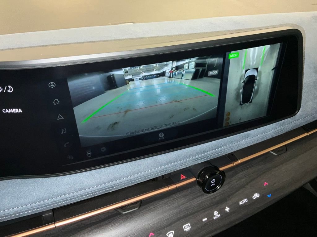 Used 2025 Nissan Ariya Platinum image 34