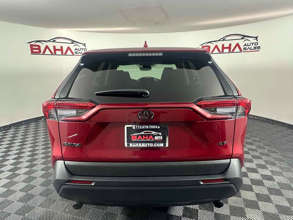 Used 2024 Toyota RAV4 LE FWD image 6