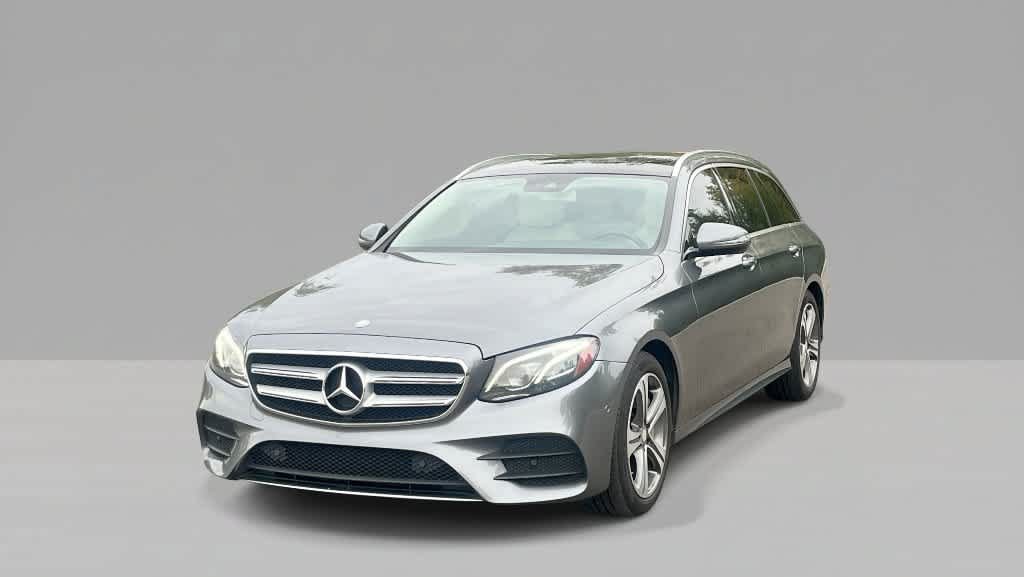 Certified 2017 Mercedes-Benz E 400 4MATIC Wagon image 4