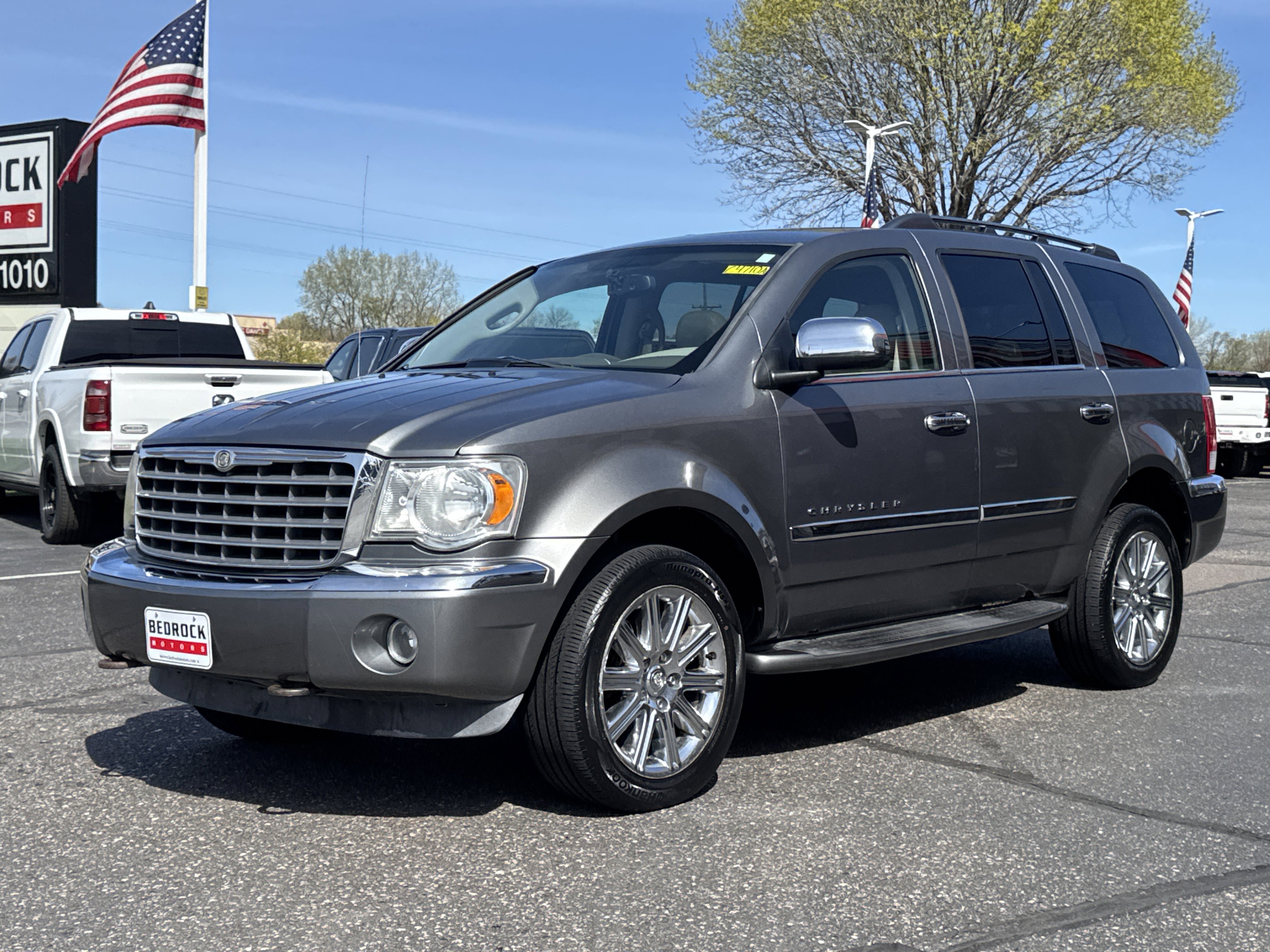 Used 2008 Chrysler Aspen Limited AWD/4WD image 3