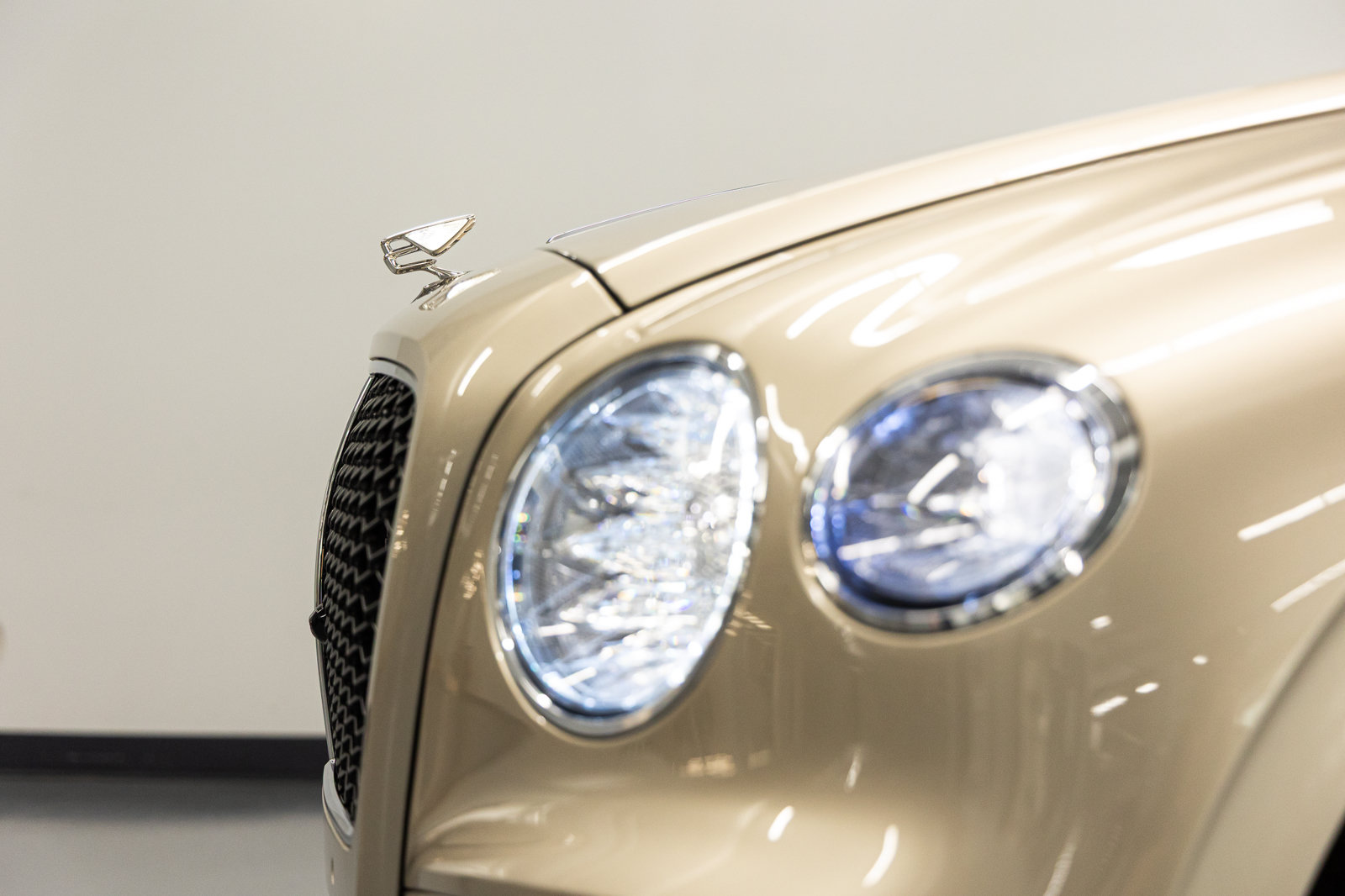 Certified 2026 Bentley Flying Spur V8 AWD/4WD image 13
