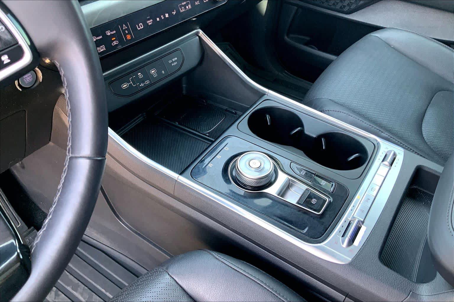 Used 2025 Kia Carnival SX Prestige FWD image 17