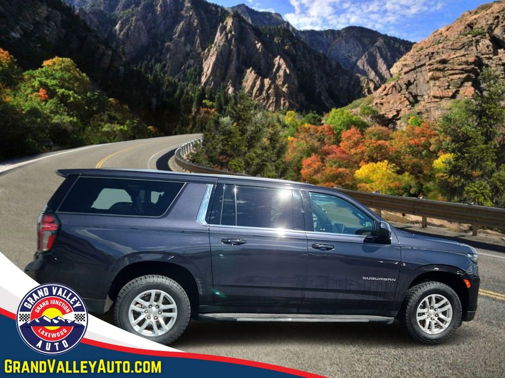 Used 2024 Chevrolet Suburban LT AWD/4WD image 1
