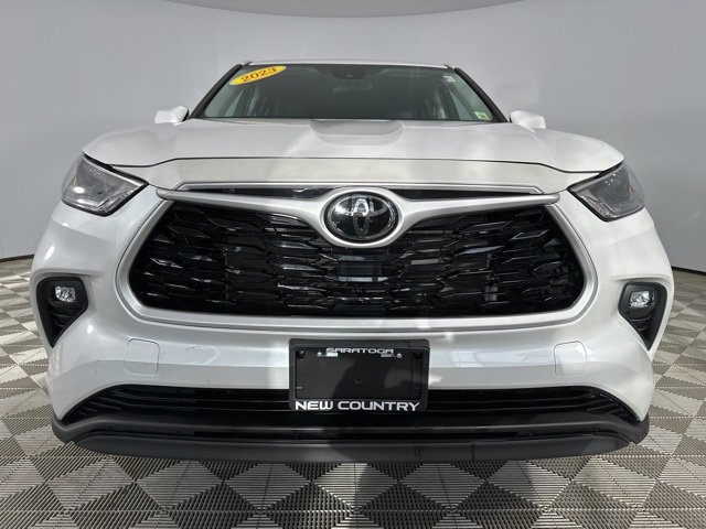 Certified 2023 Toyota Highlander LE image 2
