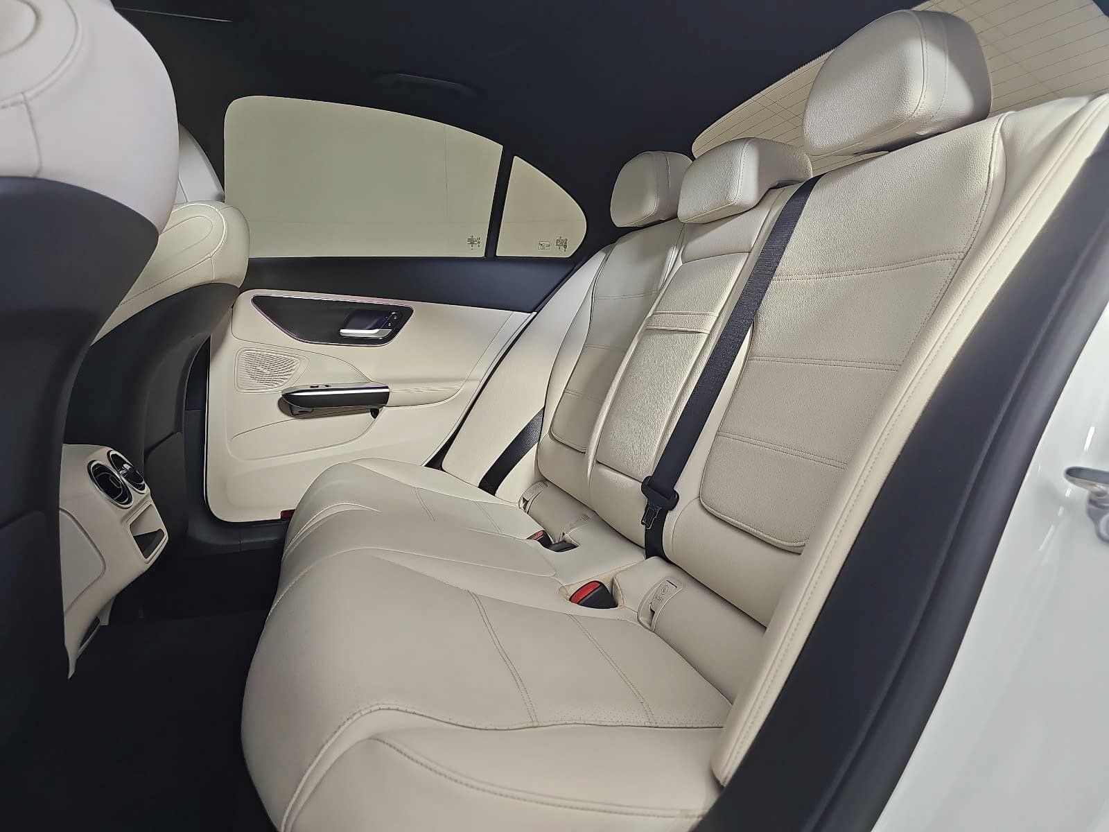 Used 2024 Mercedes-Benz C 300 Sedan image 14
