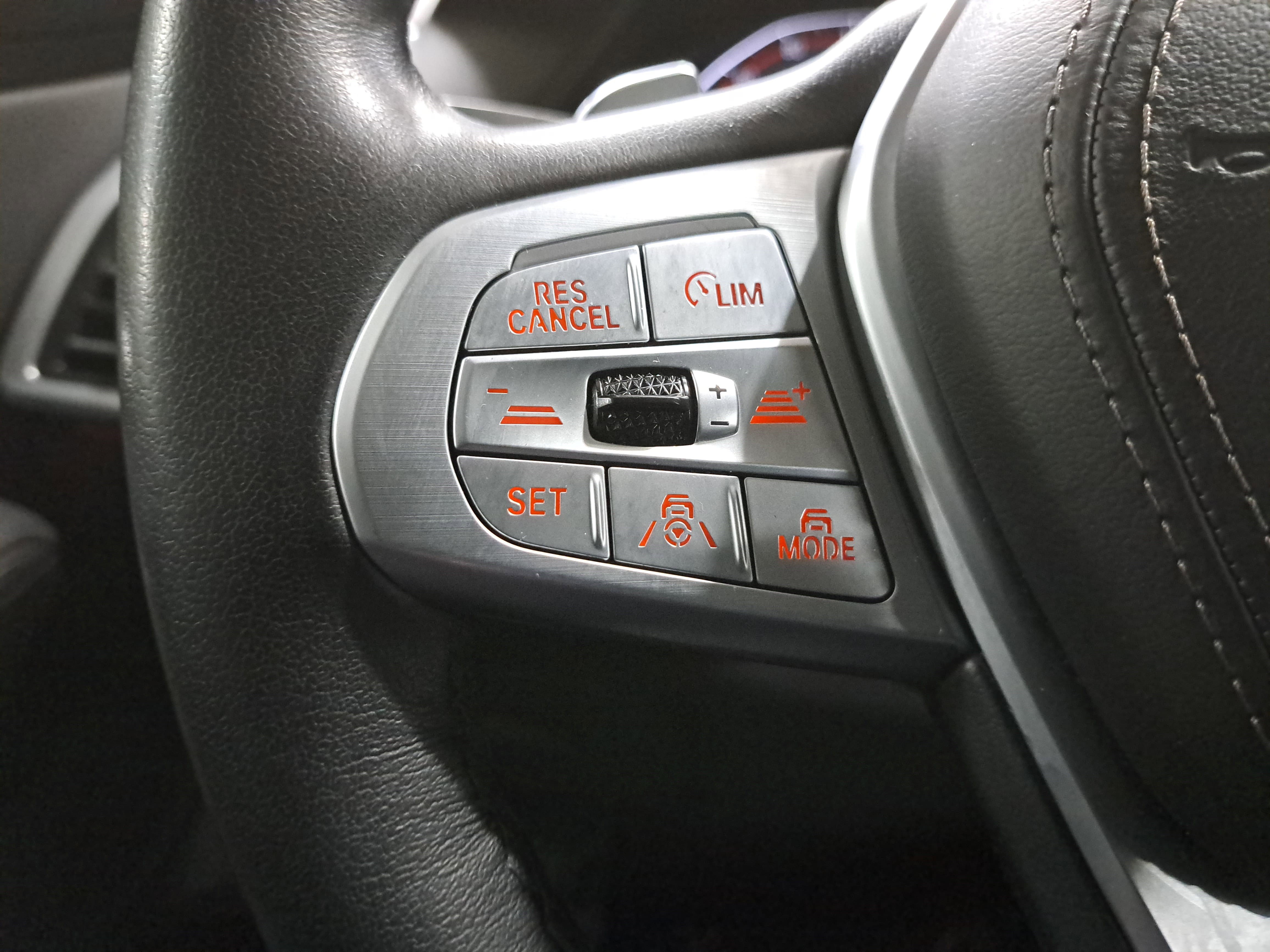 Used 2022 BMW X7 xDrive40i w/ Executive Package image 19