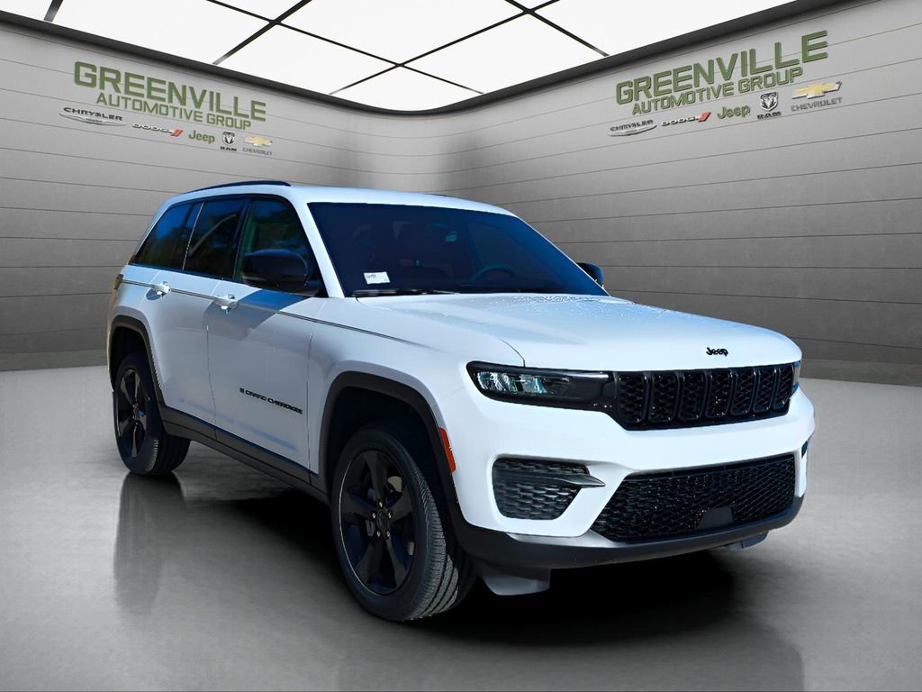 New 2025 Jeep Grand Cherokee Altitude image 10
