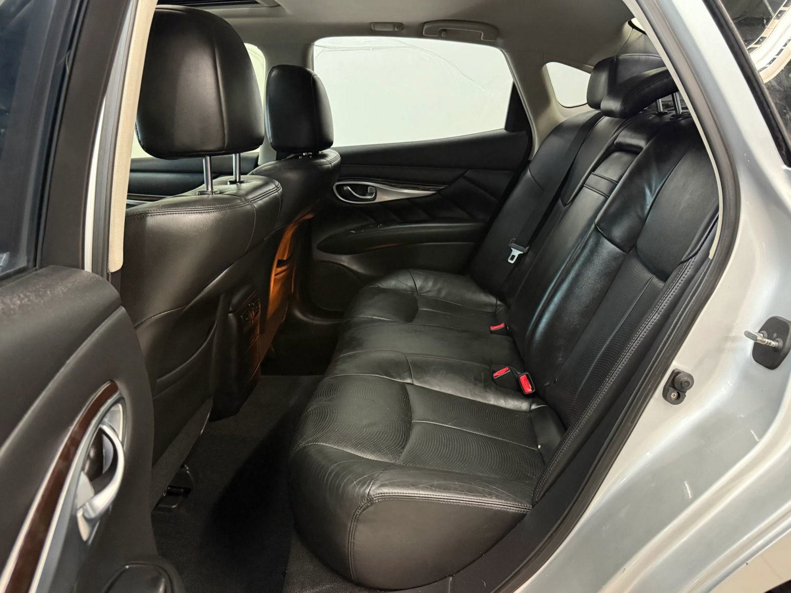 Used 2012 INFINITI M37 w/ Premium Pkg image 17