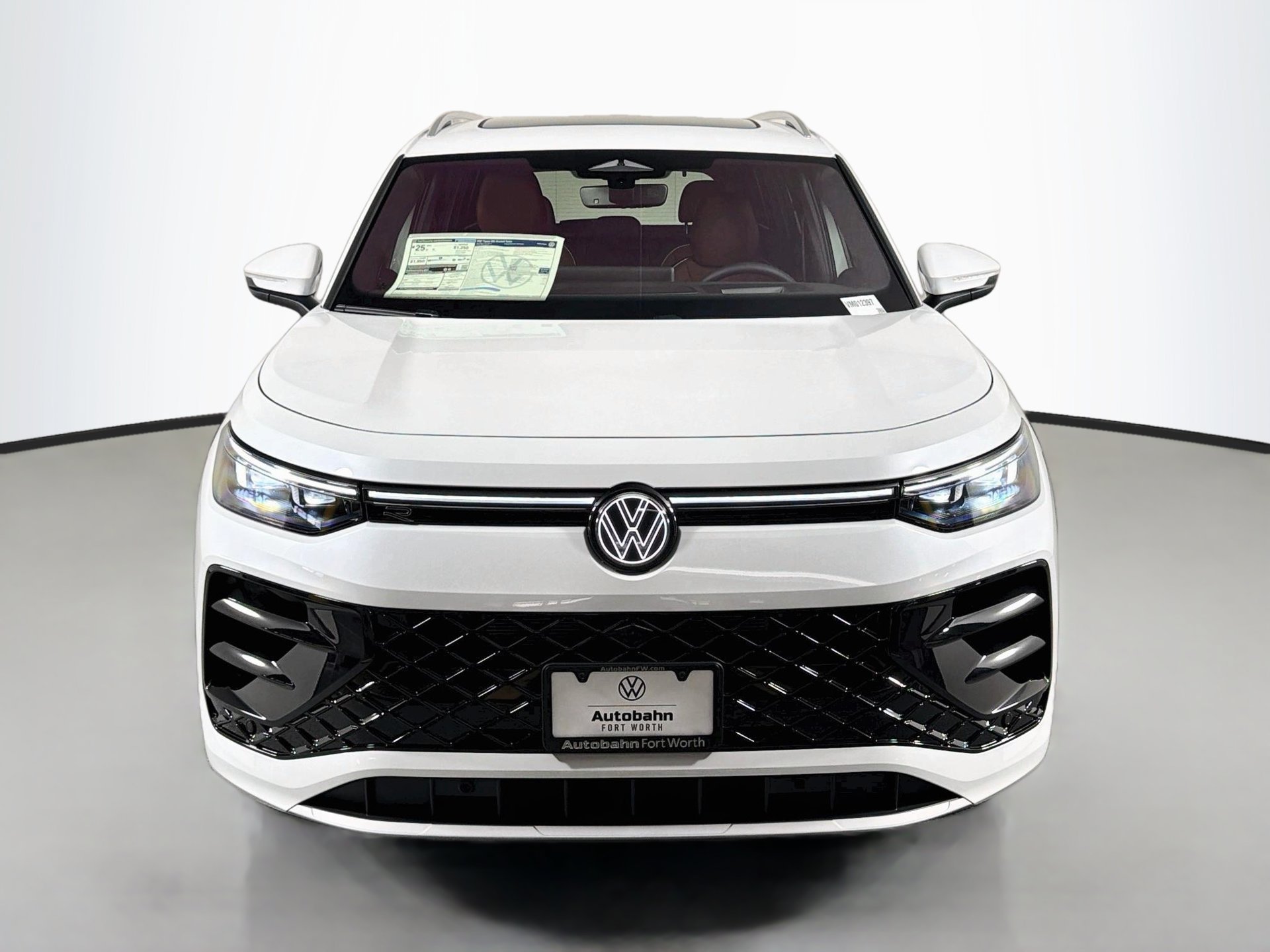 New 2027 Volkswagen Tiguan SEL R-Line AWD/4WD image 2