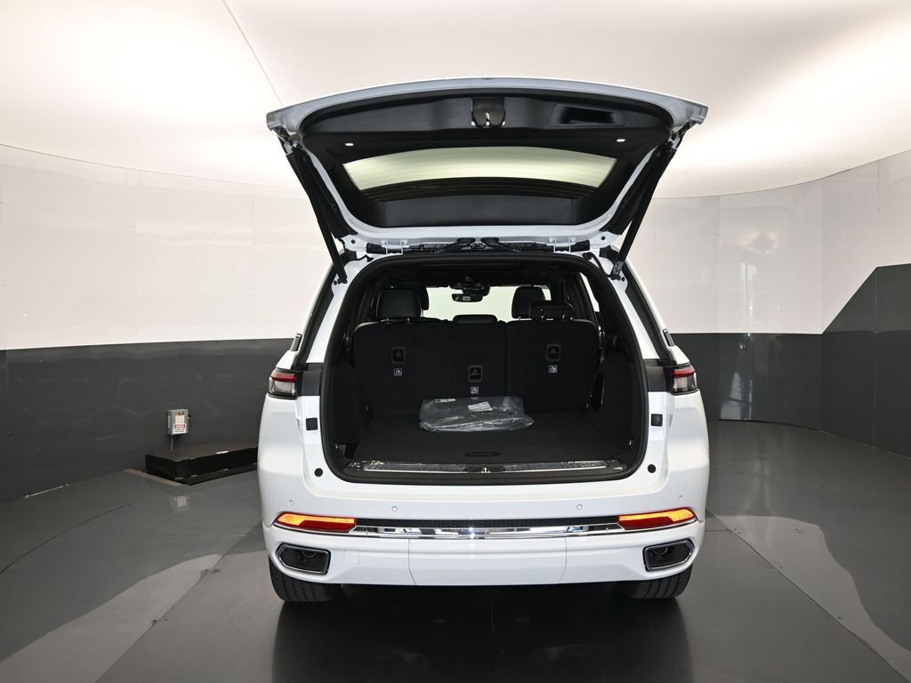 Used 2024 Jeep Grand Cherokee Overland image 22