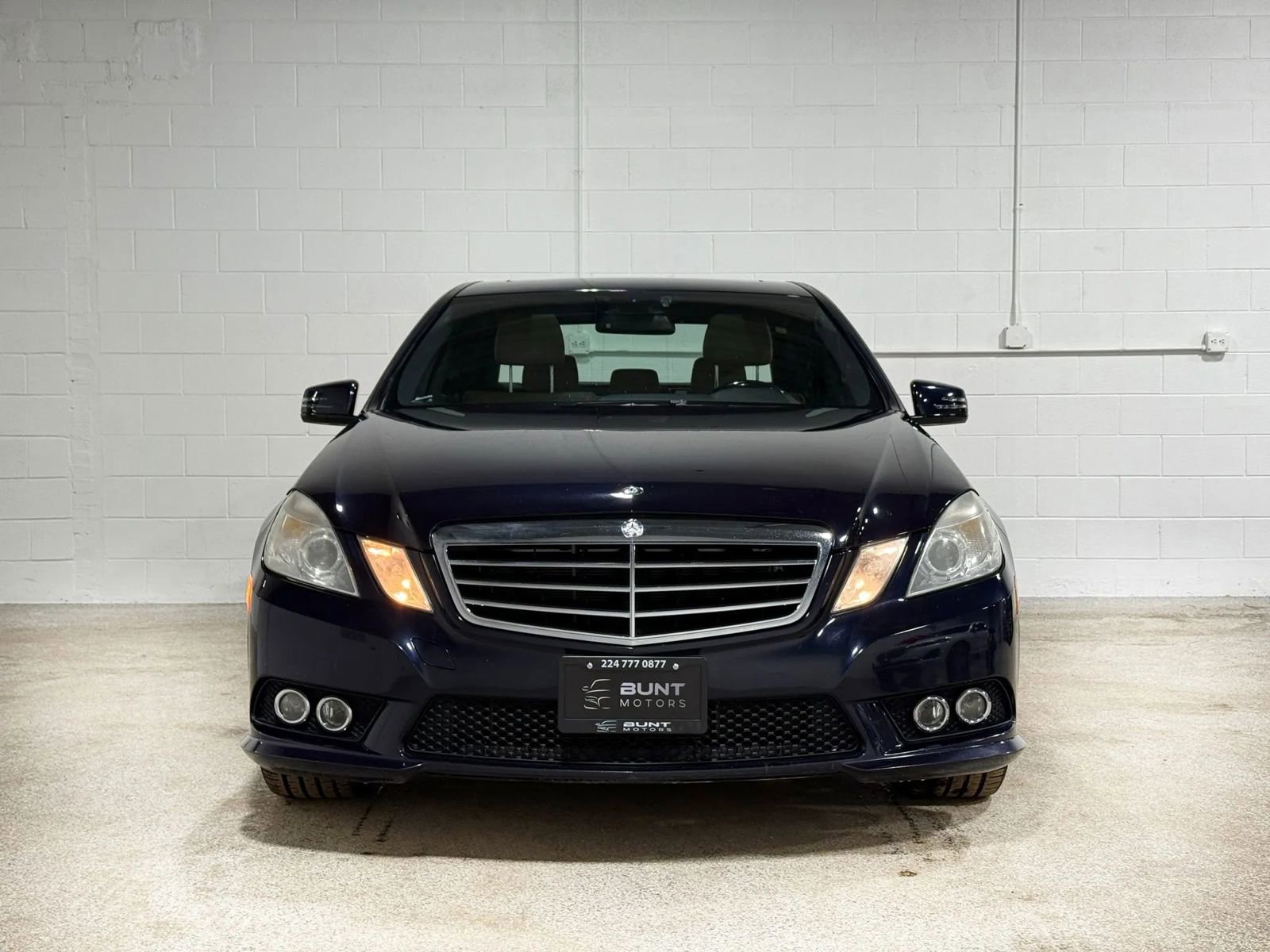 Used 2010 Mercedes-Benz E 350 E 350 4MATIC Sedan 4D image 3