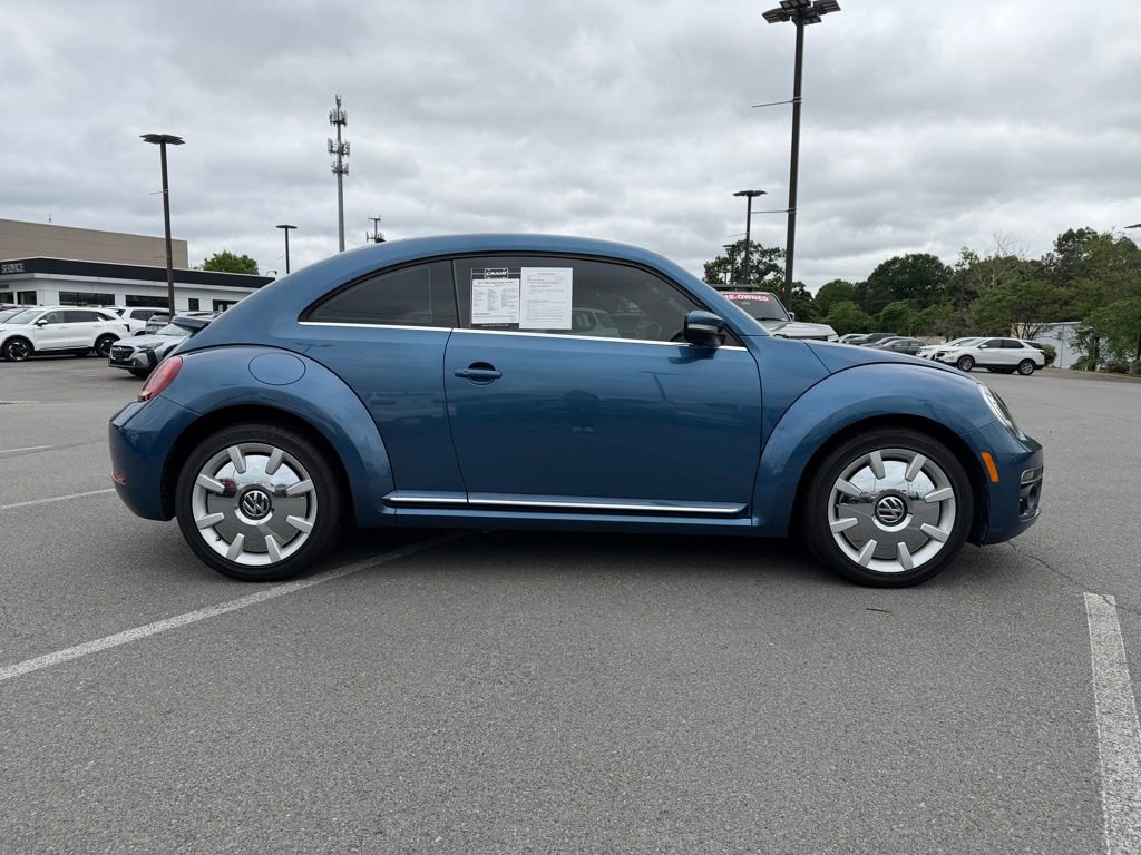 Used 2019 Volkswagen Beetle 2.0T SE w/ SE Premium Package FWD image 9