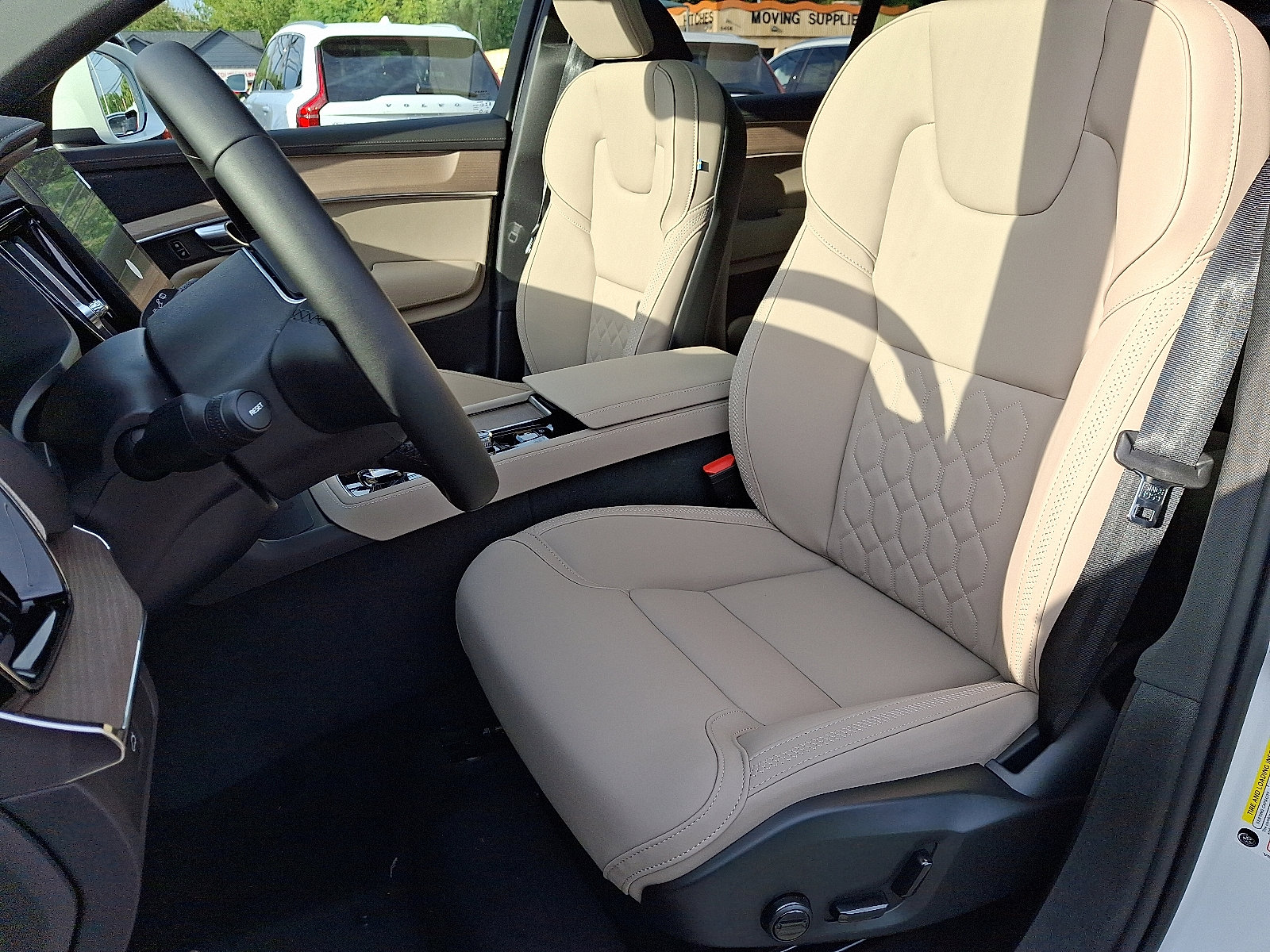 New 2026 Volvo XC90 B6 Plus image 10
