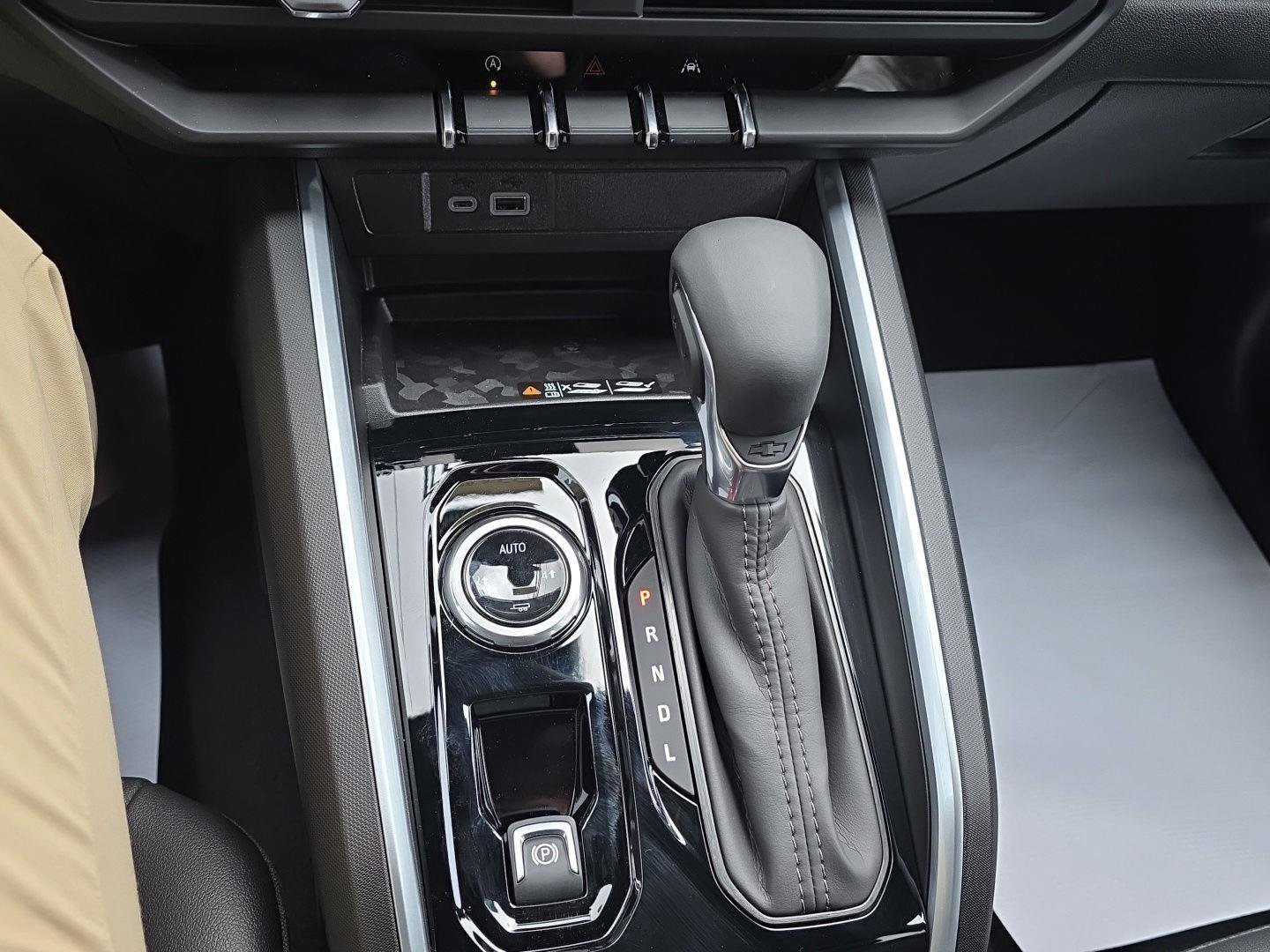 New 2025 Chevrolet Colorado LT w/ LT Convenience Package image 15