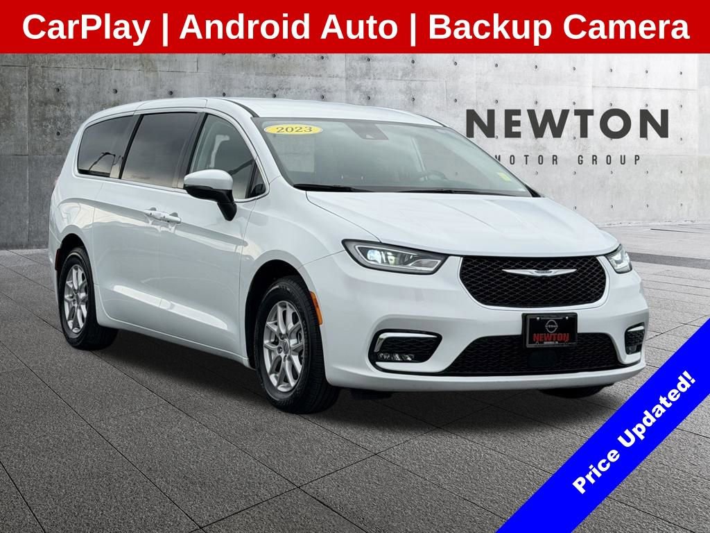 Used 2023 Chrysler Pacifica Touring-L