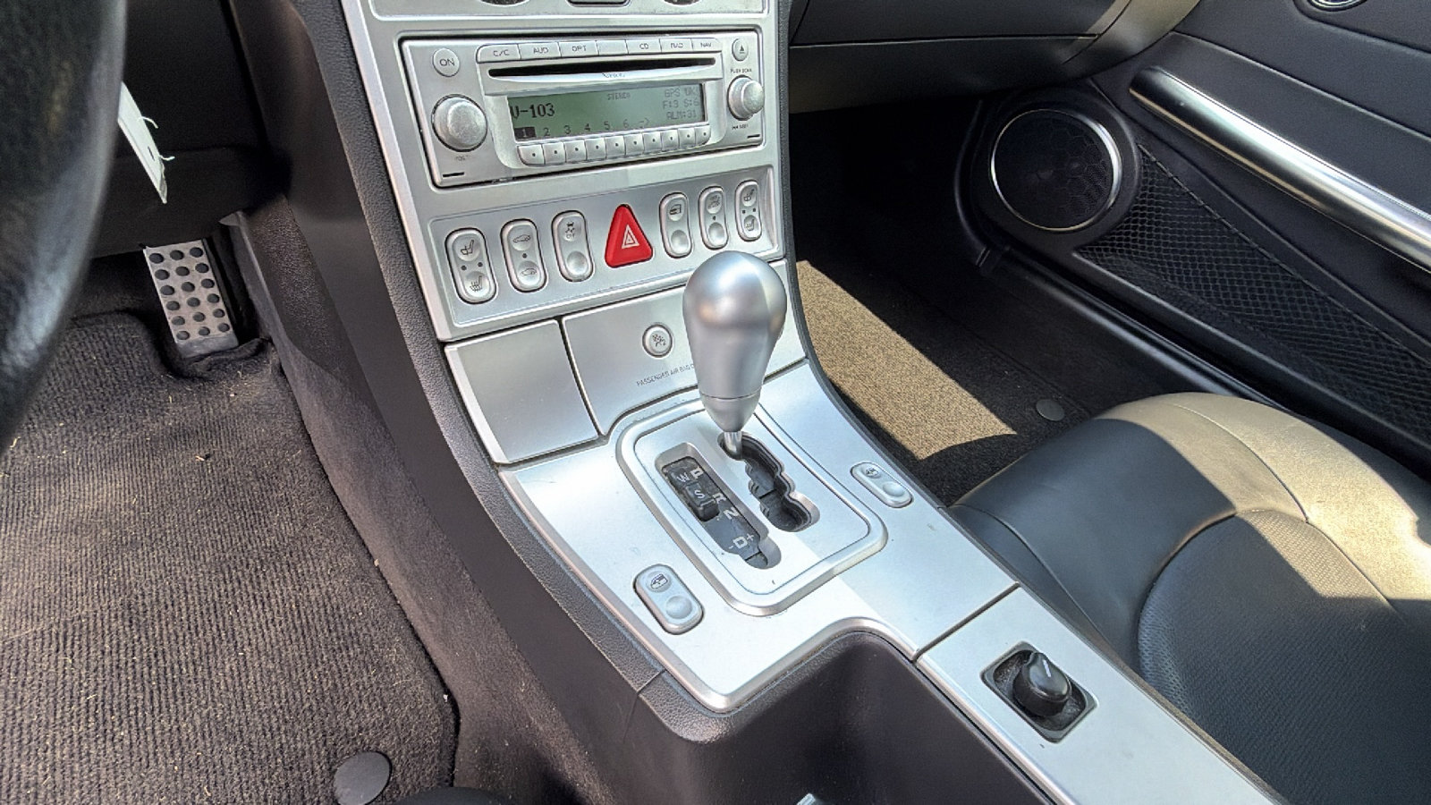 Used 2007 Chrysler Crossfire Limited RWD image 22