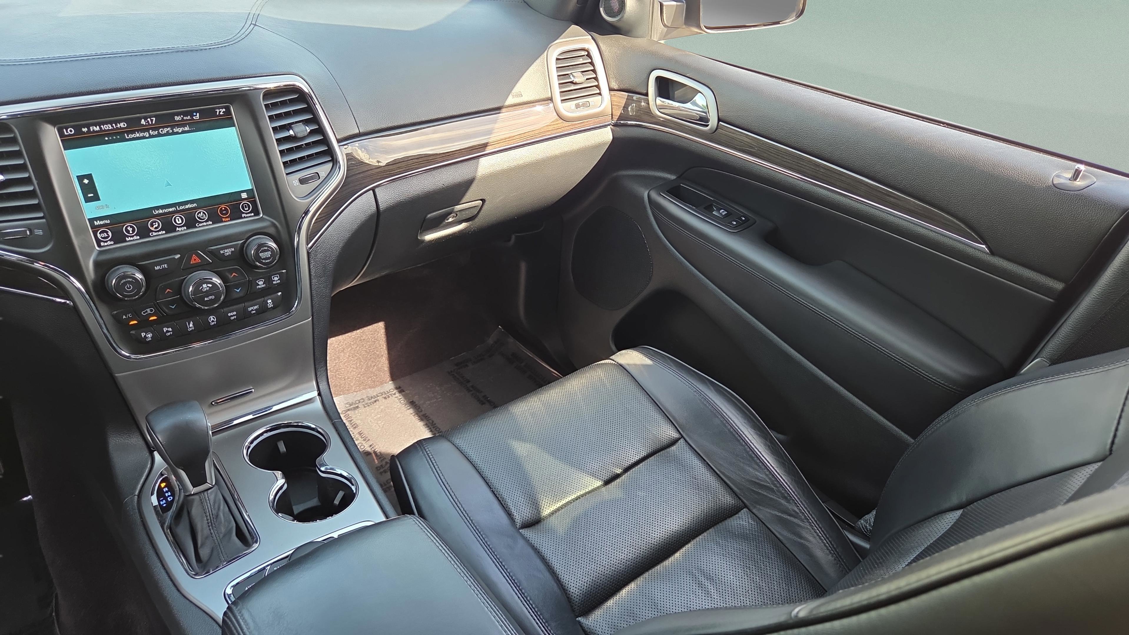 Used 2018 Jeep Grand Cherokee Overland AWD/4WD image 14