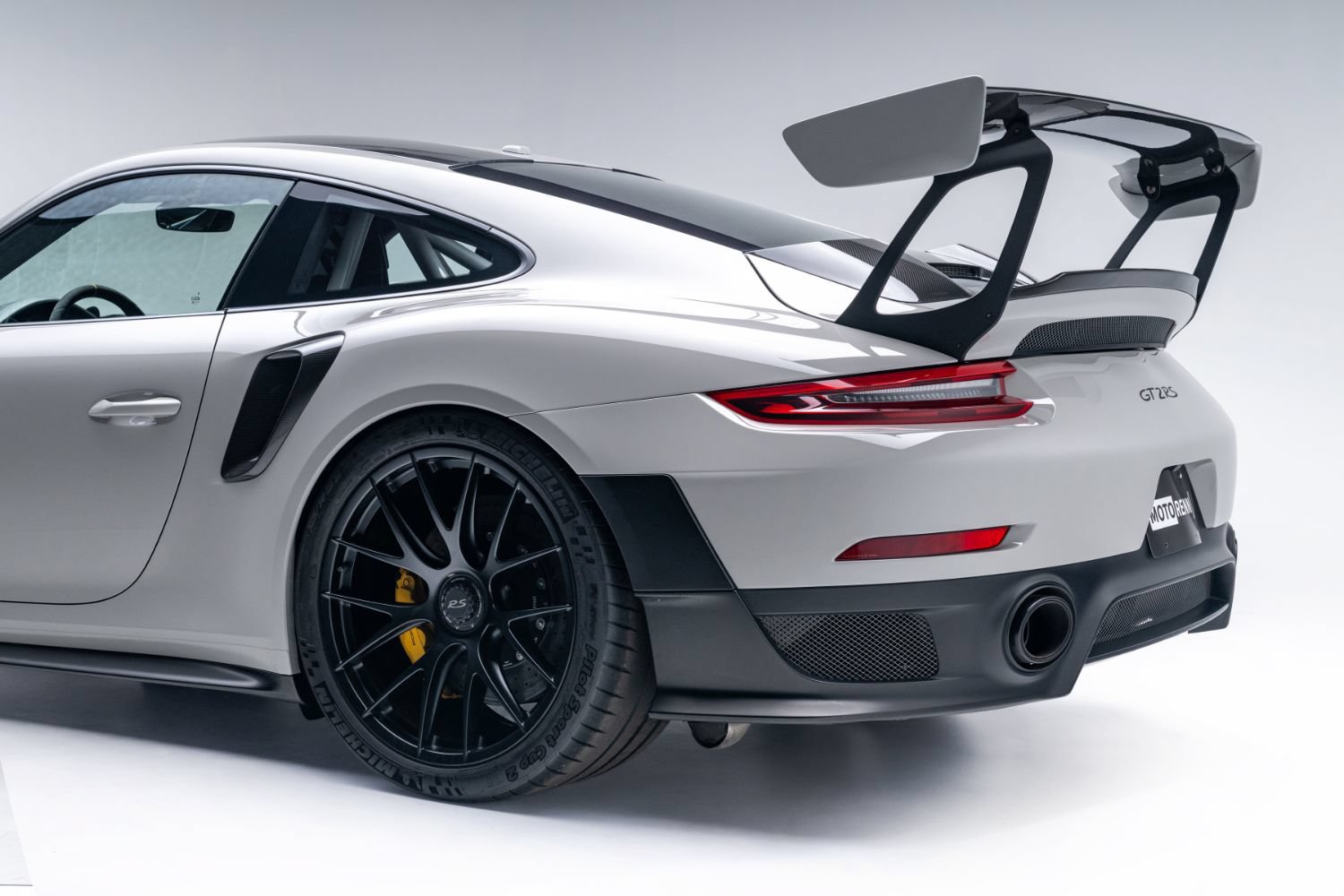 Used 2018 Porsche 911 GT2 RS RWD image 38