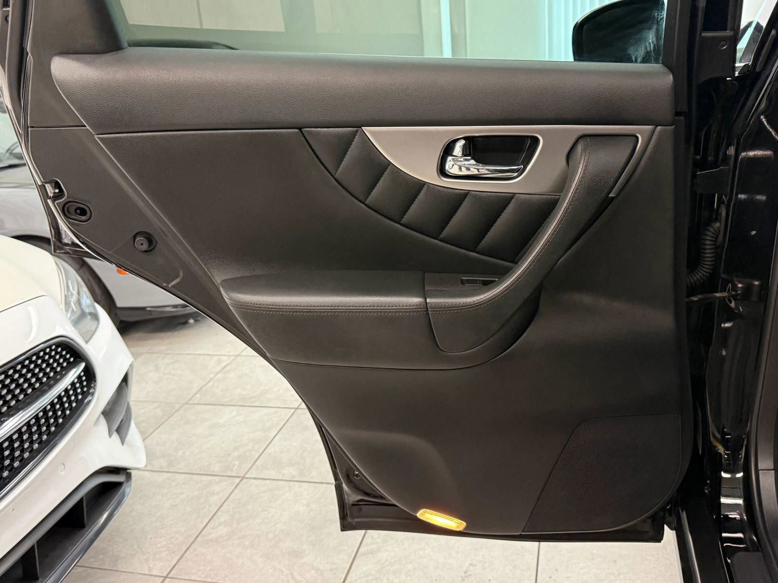 Used 2016 INFINITI QX70 3.7 image 17