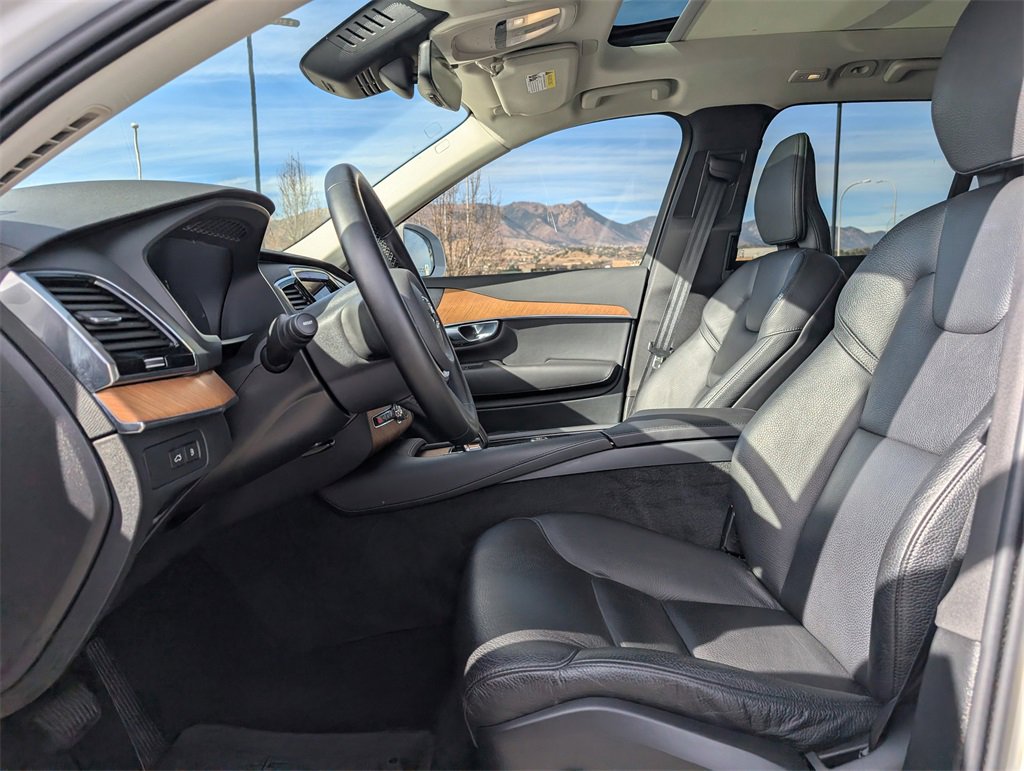 Used 2023 Volvo XC90 T8 Plus w/ Protection Package Premier image 11