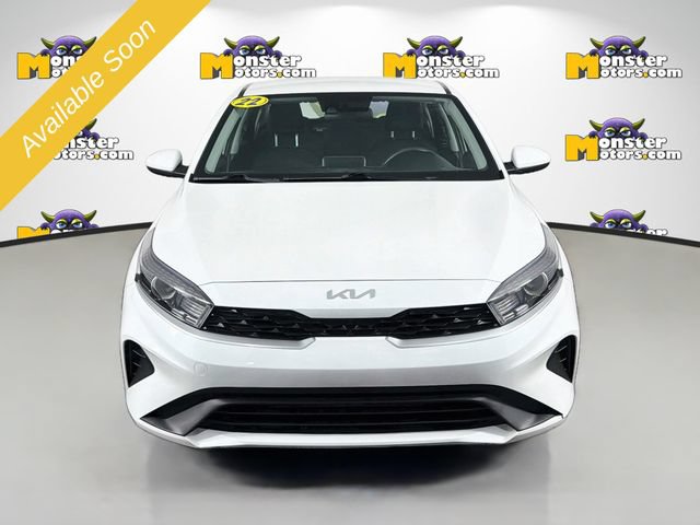 Used 2022 Kia Forte LXS FWD image 2