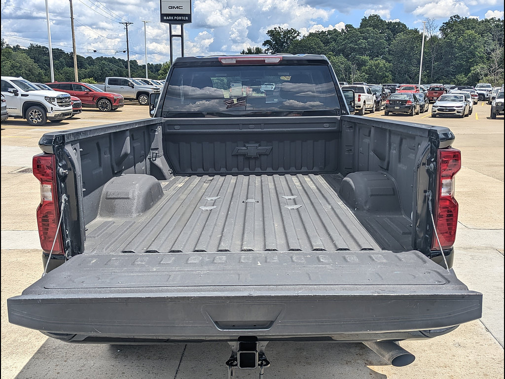 Used 2022 Chevrolet Silverado 2500 Custom w/ Custom Value Package AWD/4WD image 14