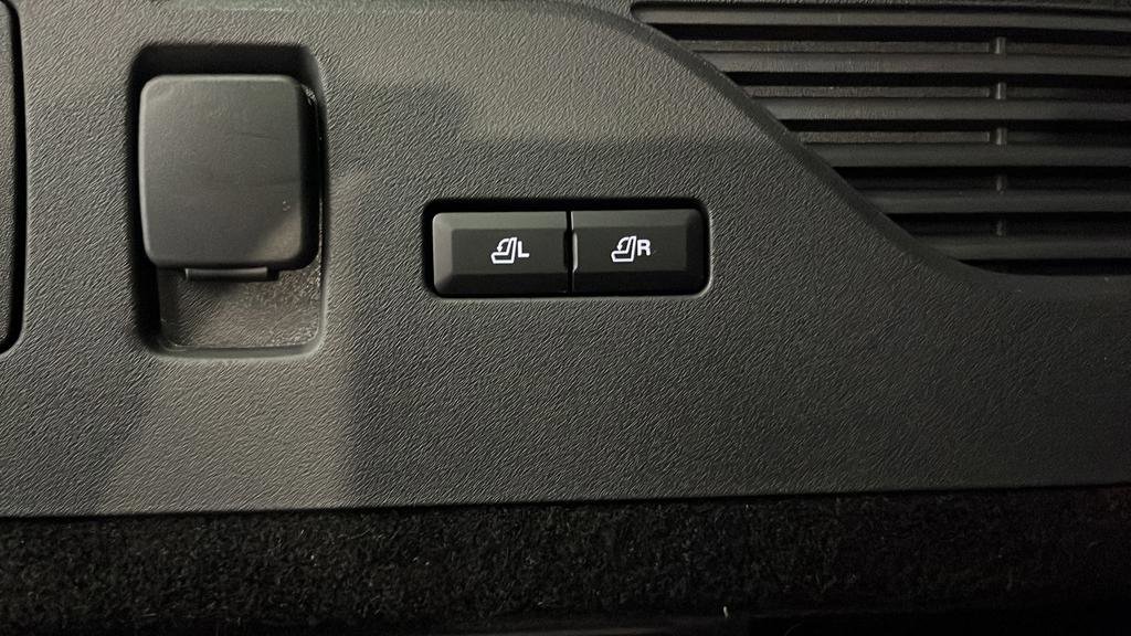 Used 2025 Lincoln Nautilus Premier w/ Equipment Group 102A AWD/4WD image 33