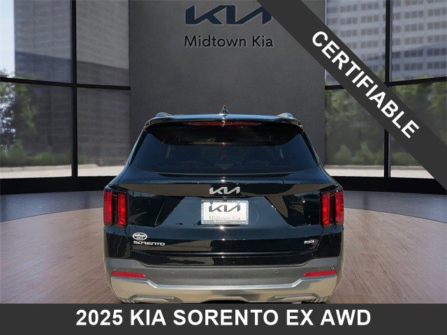 Certified 2025 Kia Sorento EX image 4