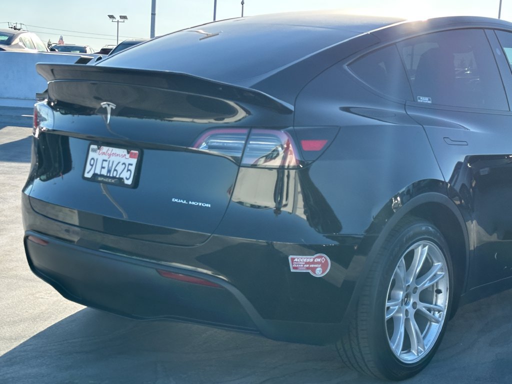 Used 2024 Tesla Model Y Long Range AWD/4WD image 8