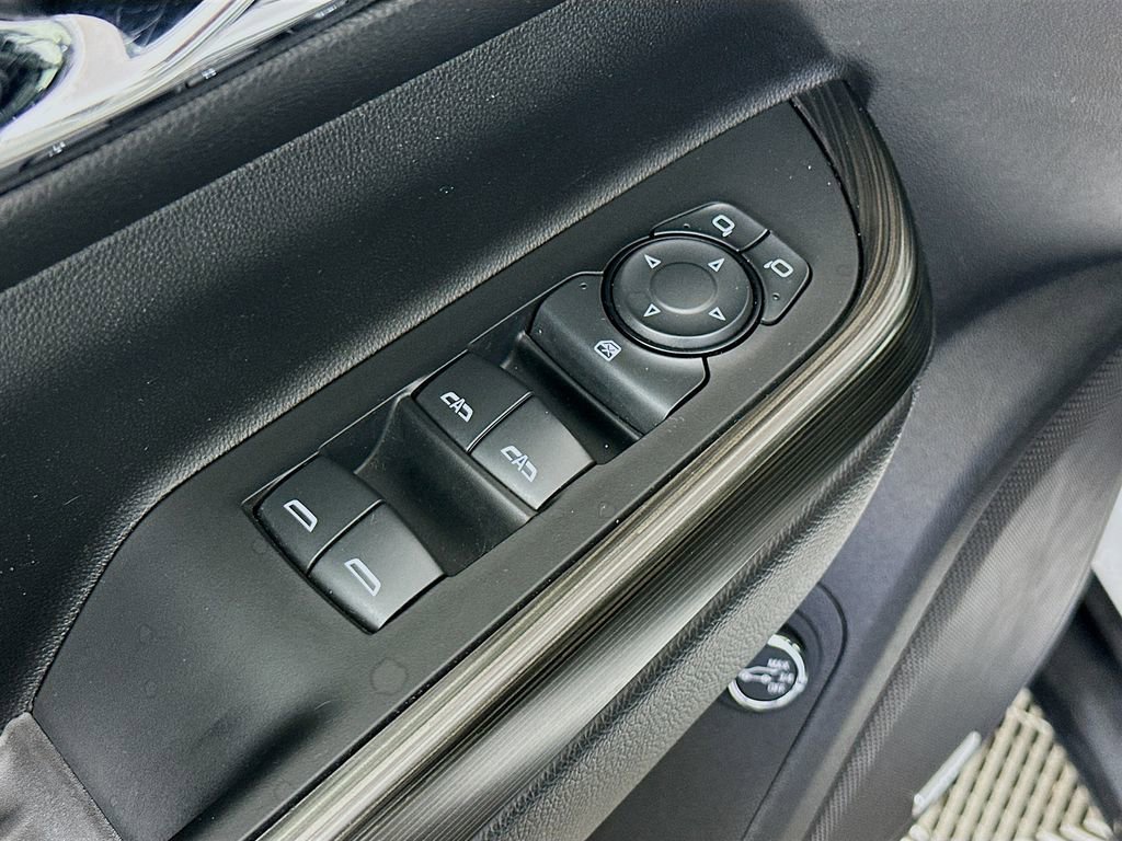 Used 2023 GMC Acadia SLT image 25