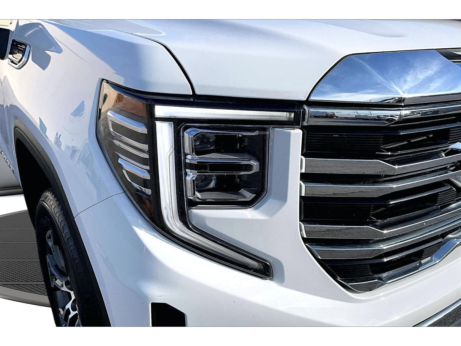 Used 2025 GMC Sierra 1500 SLT AWD/4WD image 54