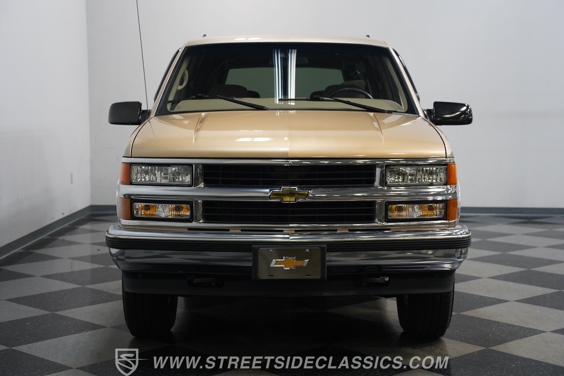 Used 1999 Chevrolet Suburban 2500 w/ Preferred Equipment Group 2 RWD image 18
