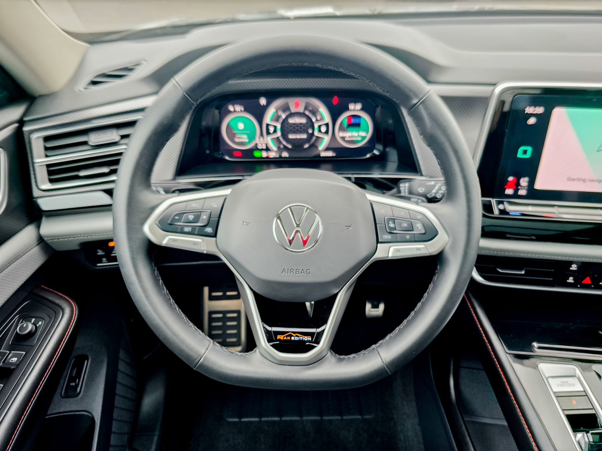 Used 2024 Volkswagen Atlas Peak Edition SE image 33